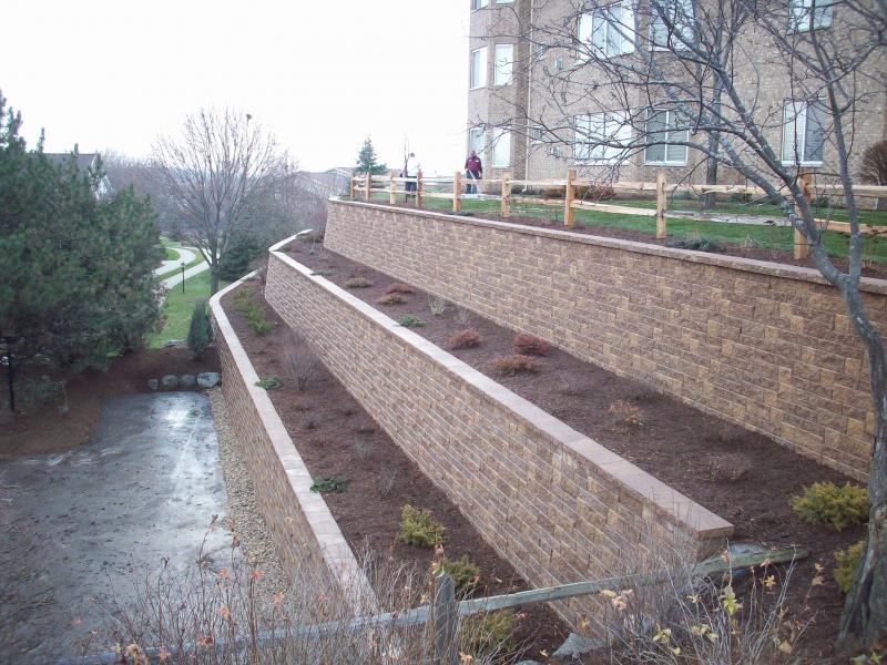 Cherokee Precast Tiered Wall